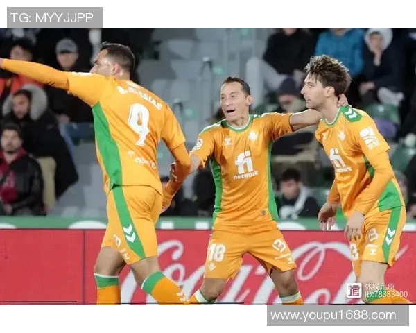 西甲球队破天荒组织全明星球迷观赛活动，场面壮观